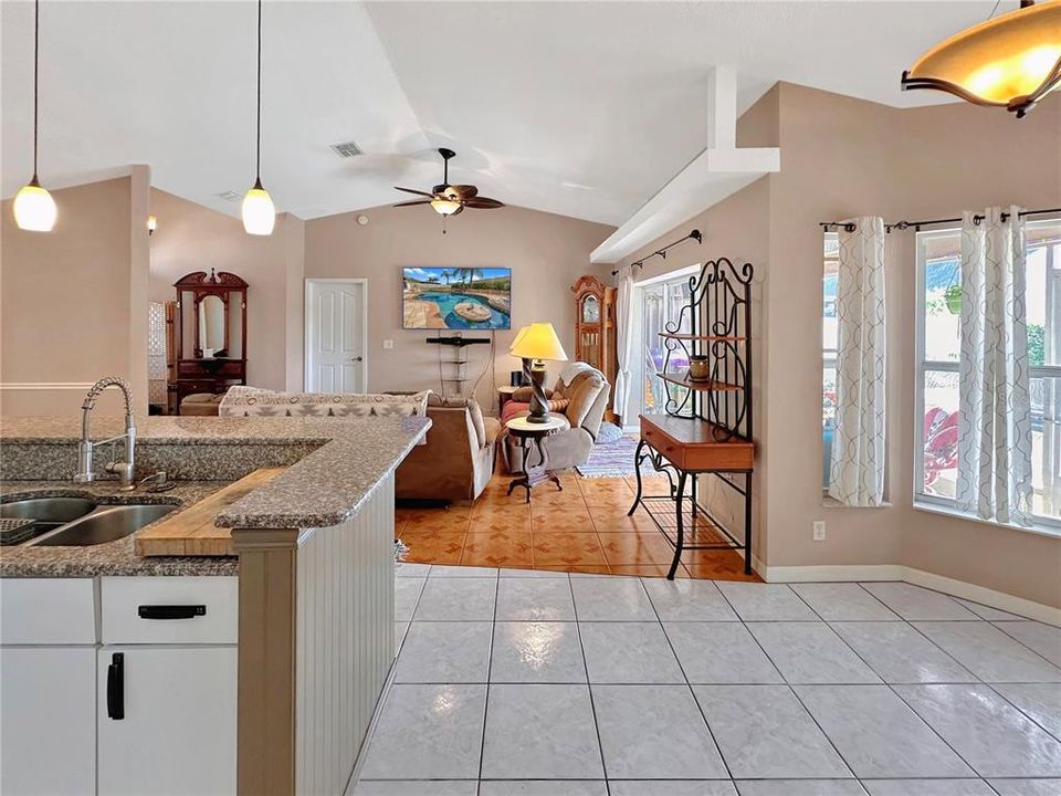 En Venta: $398,000 (3 camas, 2 baños, 1440 Pies cuadrados)