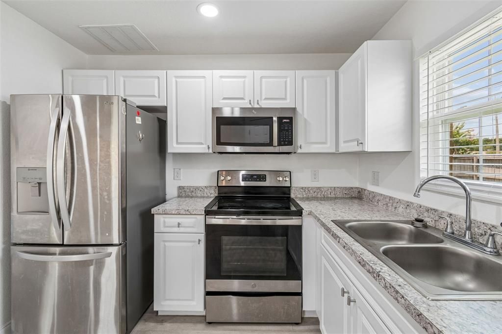 For Rent: $2,650 (3 beds, 2 baths, 1395 Square Feet)