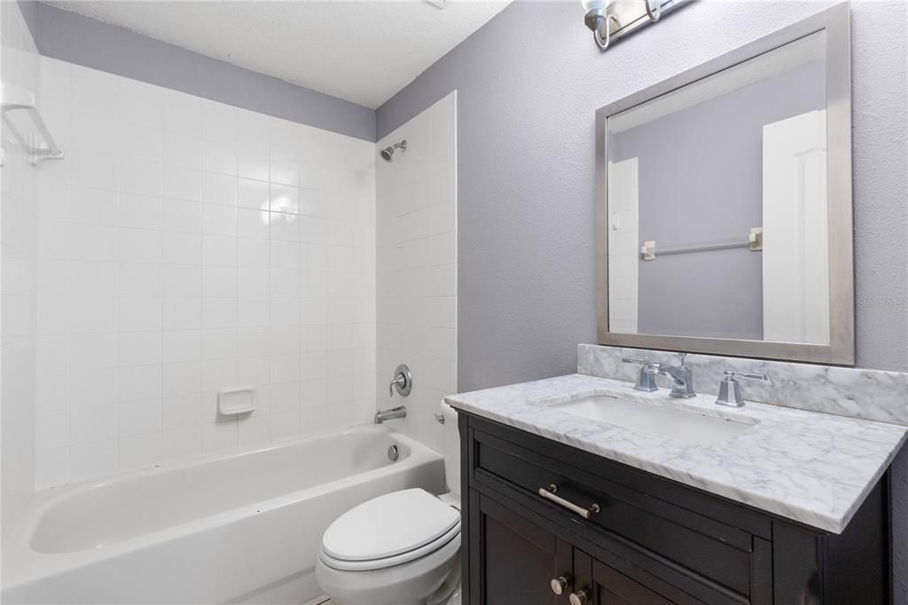 En Venta: $394,740 (4 camas, 3 baños, 2195 Pies cuadrados)
