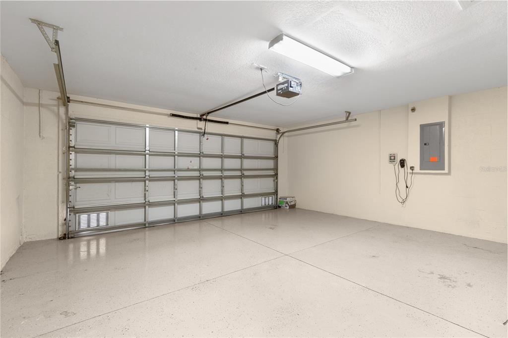 En Venta: $394,740 (4 camas, 3 baños, 2195 Pies cuadrados)