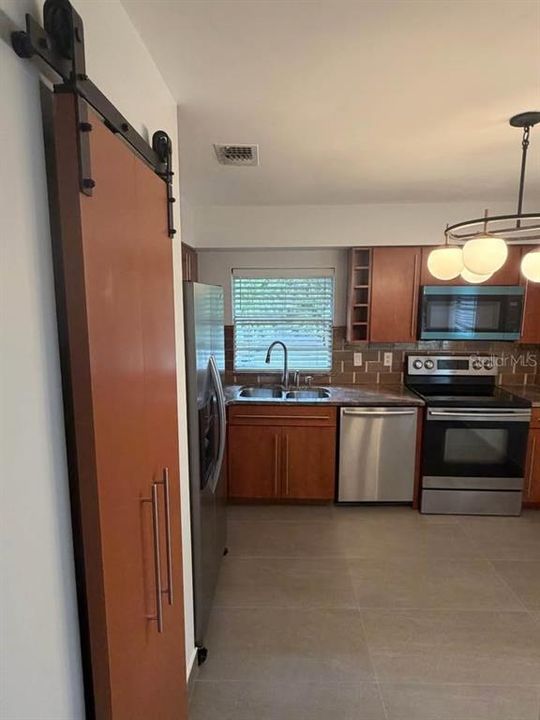 En Venta: $409,900 (3 camas, 2 baños, 1201 Pies cuadrados)
