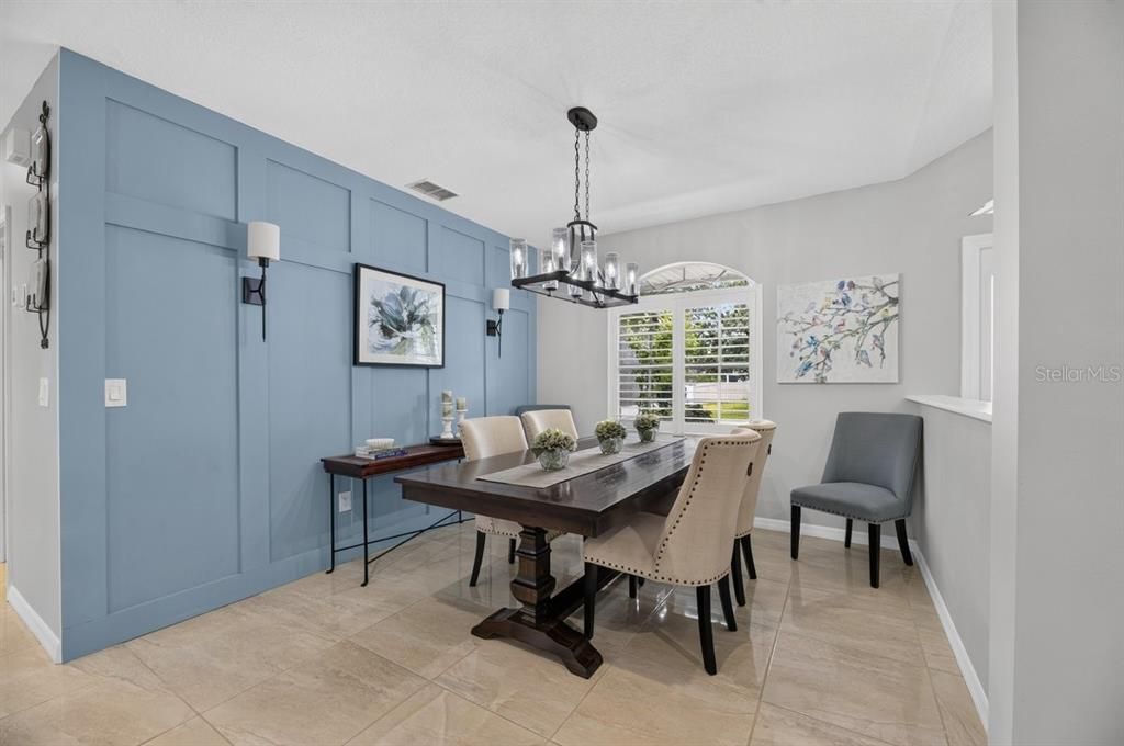 Activo con contrato: $430,000 (3 camas, 2 baños, 1715 Pies cuadrados)