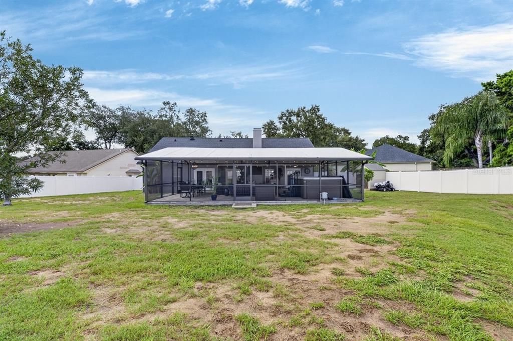 Activo con contrato: $430,000 (3 camas, 2 baños, 1715 Pies cuadrados)