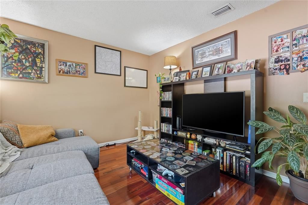 En Venta: $349,900 (2 camas, 2 baños, 1288 Pies cuadrados)