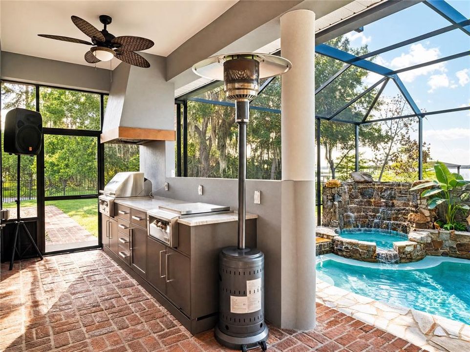 En Venta: $2,499,999 (5 camas, 4 baños, 4532.5 Pies cuadrados)
