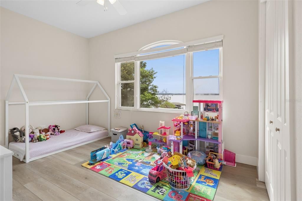 En Venta: $2,499,999 (5 camas, 4 baños, 4532.5 Pies cuadrados)