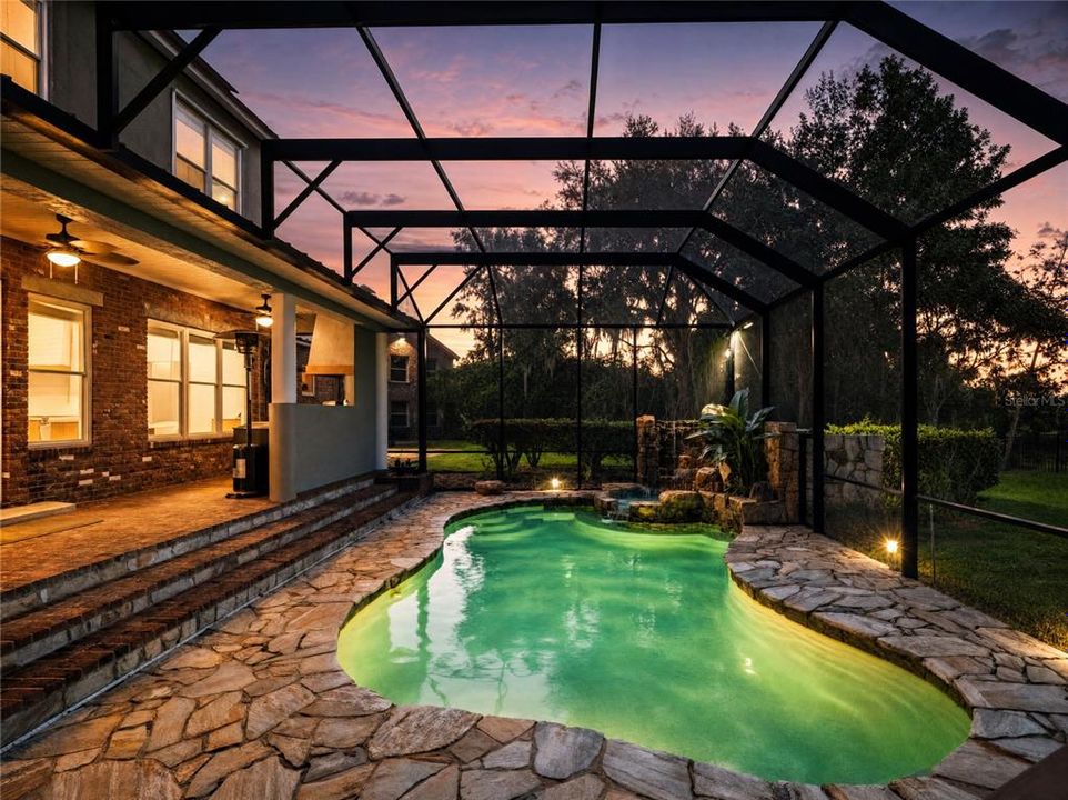 En Venta: $2,499,999 (5 camas, 4 baños, 4532.5 Pies cuadrados)