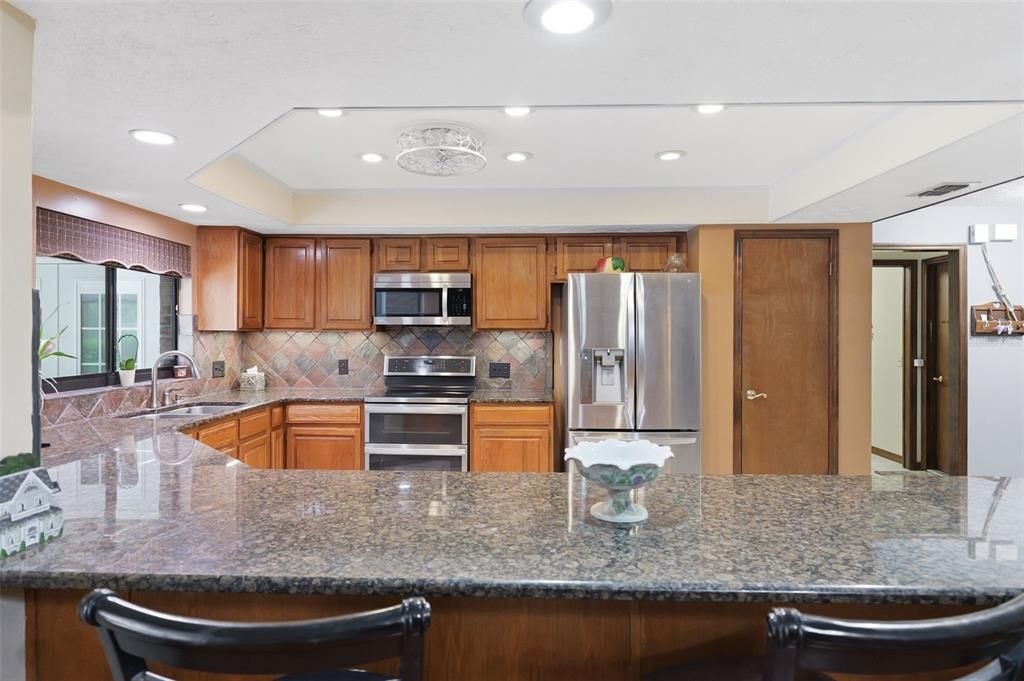 En Venta: $549,500 (4 camas, 3 baños, 2571 Pies cuadrados)