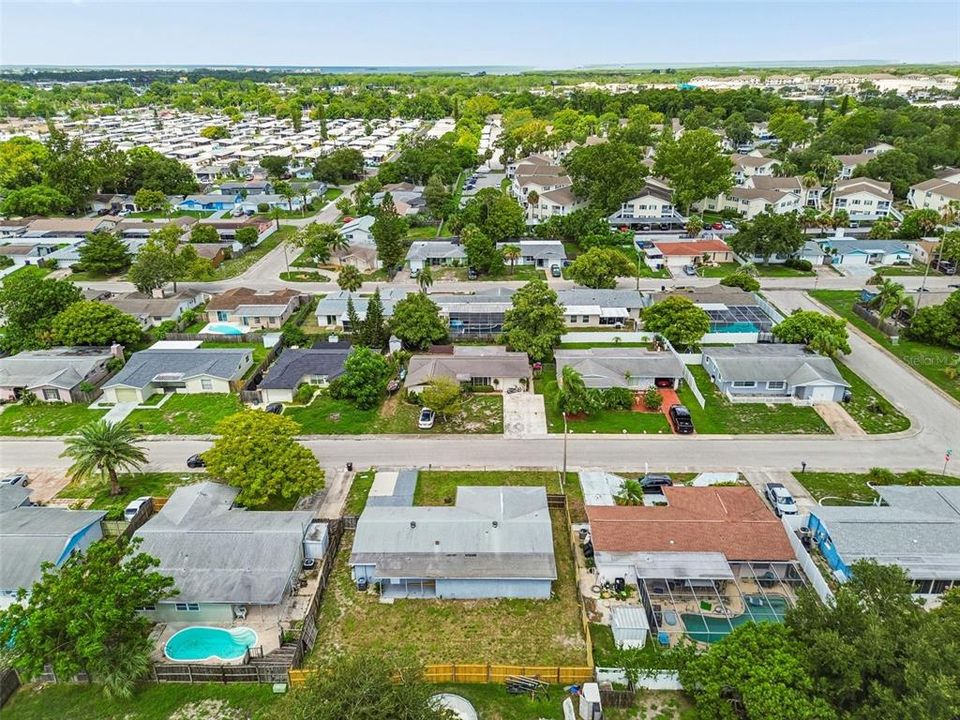 На продажу: $224,916 (2 спален, 2 ванн, 1098 Квадратных фут)