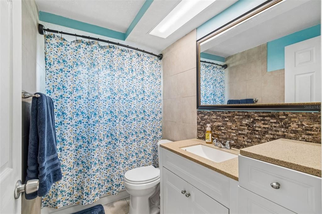 На продажу: $224,916 (2 спален, 2 ванн, 1098 Квадратных фут)