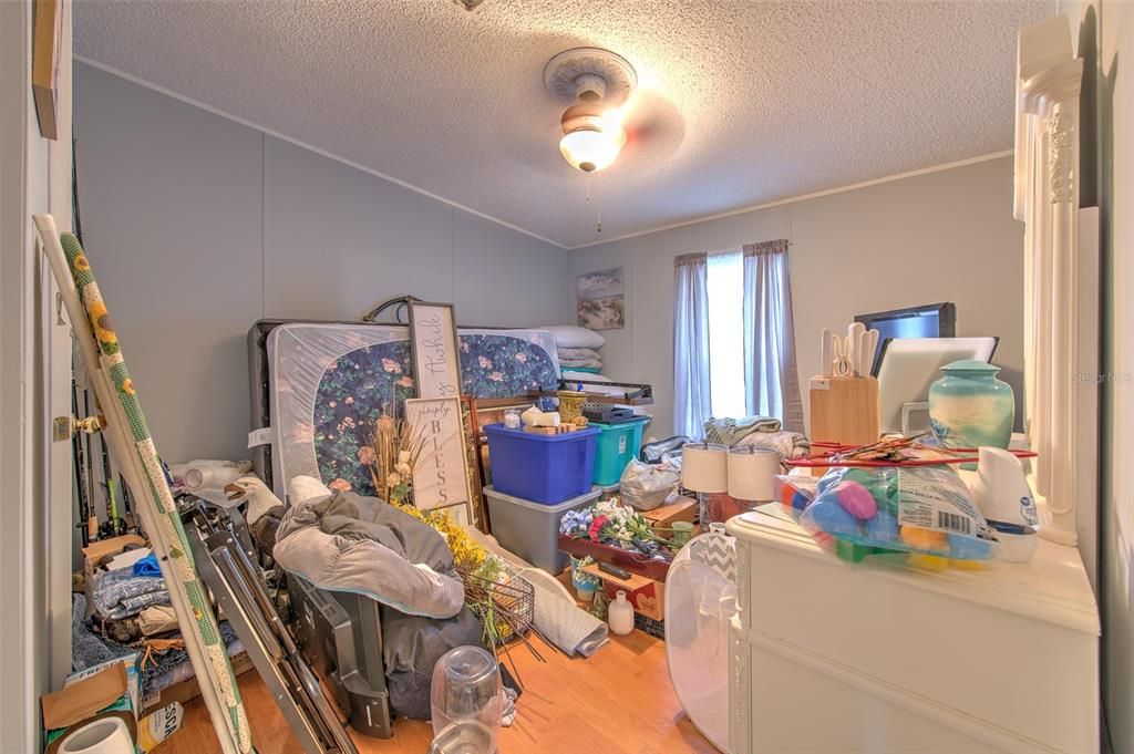 Под контрактом: $320,000 (4 спален, 2 ванн, 1809 Квадратных фут)
