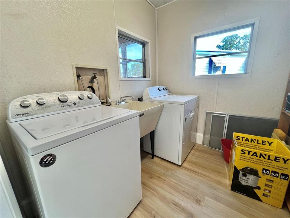For Sale: $119,000 (2 beds, 2 baths, 1320 Square Feet)