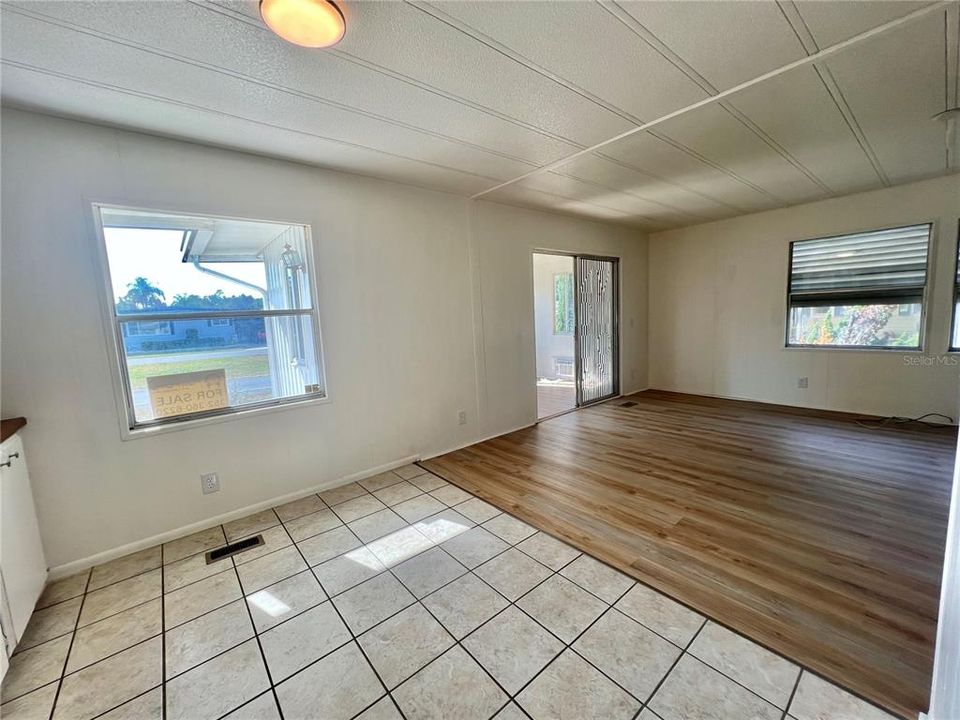 For Sale: $119,000 (2 beds, 2 baths, 1320 Square Feet)