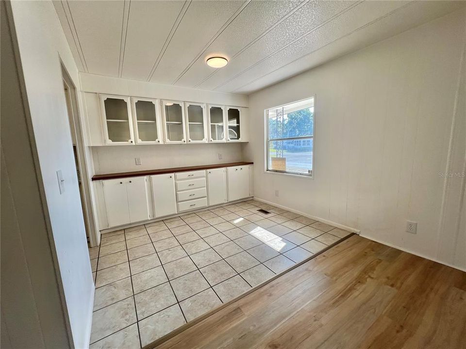 For Sale: $119,000 (2 beds, 2 baths, 1320 Square Feet)