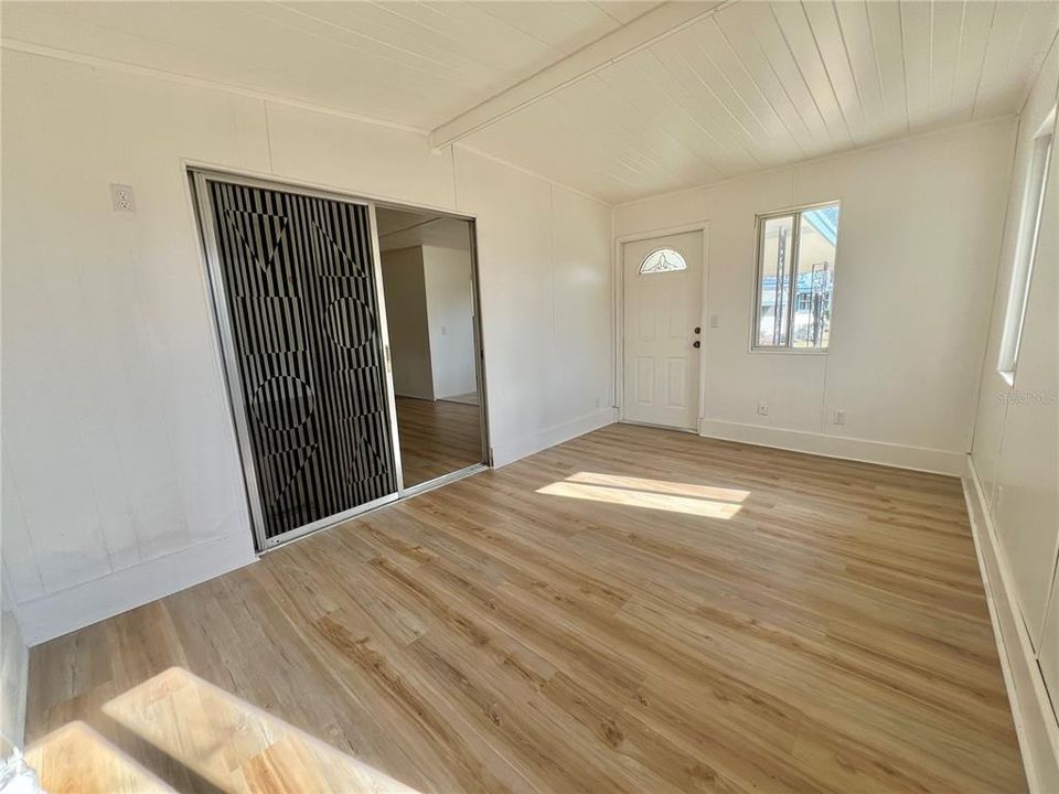 For Sale: $119,000 (2 beds, 2 baths, 1320 Square Feet)