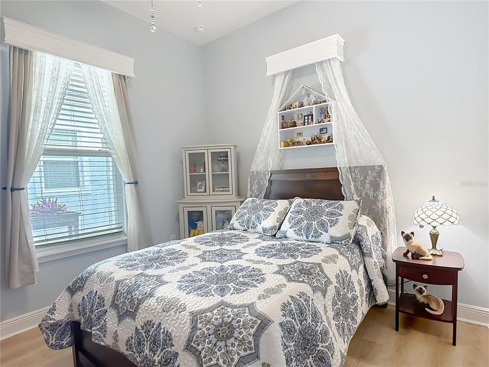 For Sale: $330,000 (2 beds, 2 baths, 1464 Square Feet)