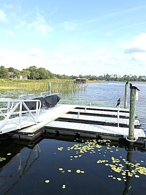 For Sale: $330,000 (2 beds, 2 baths, 1464 Square Feet)
