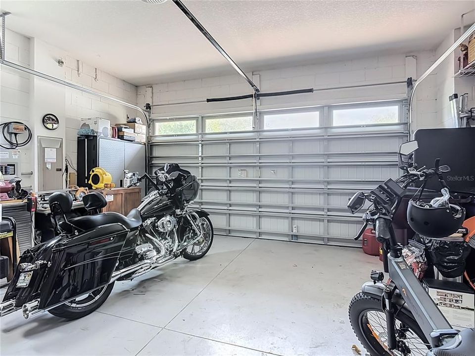 For Sale: $330,000 (2 beds, 2 baths, 1464 Square Feet)