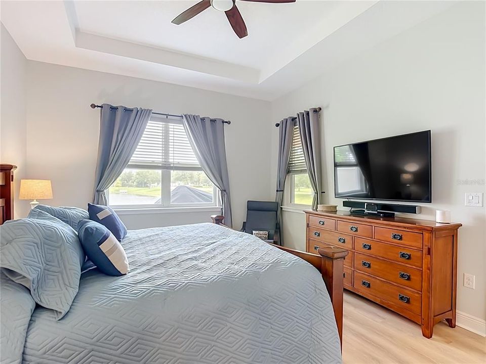For Sale: $330,000 (2 beds, 2 baths, 1464 Square Feet)