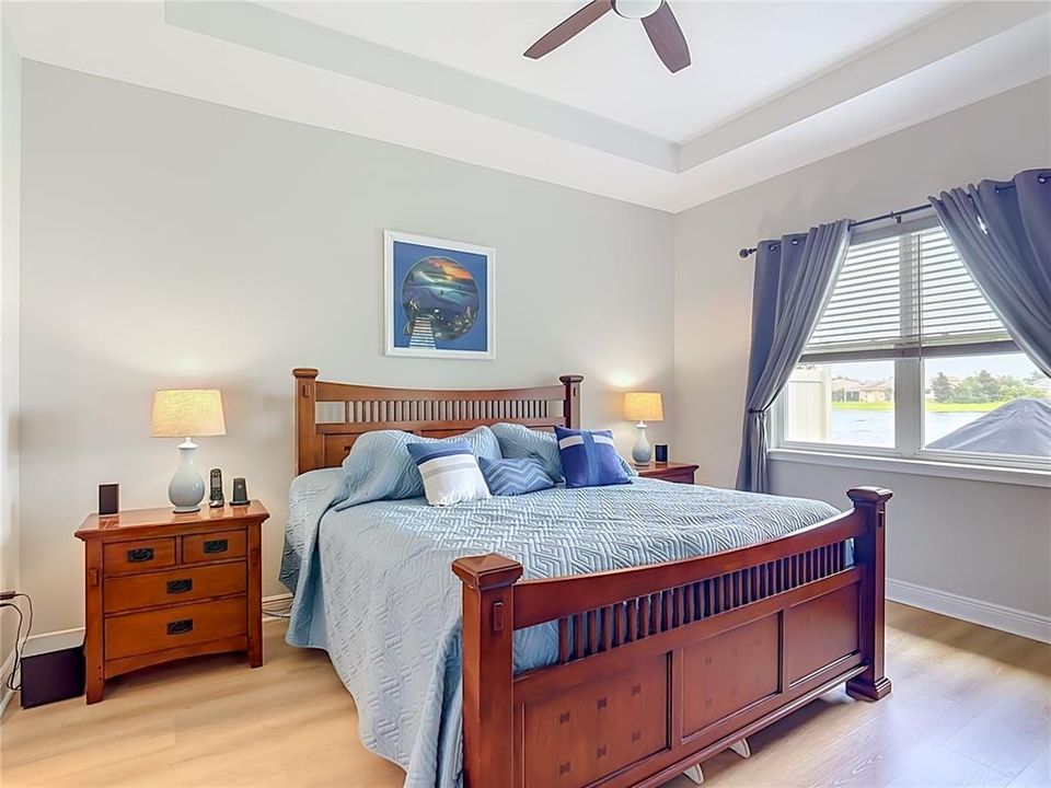 For Sale: $330,000 (2 beds, 2 baths, 1464 Square Feet)