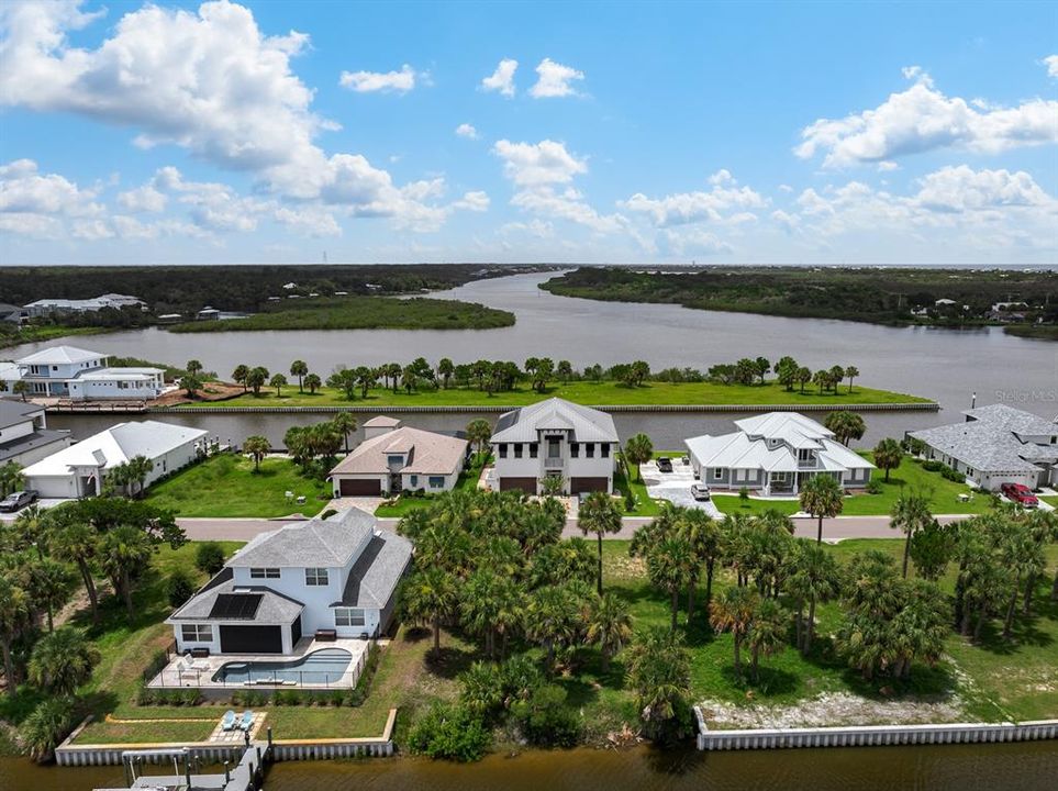 待售: $263,900 (0.26 acres)