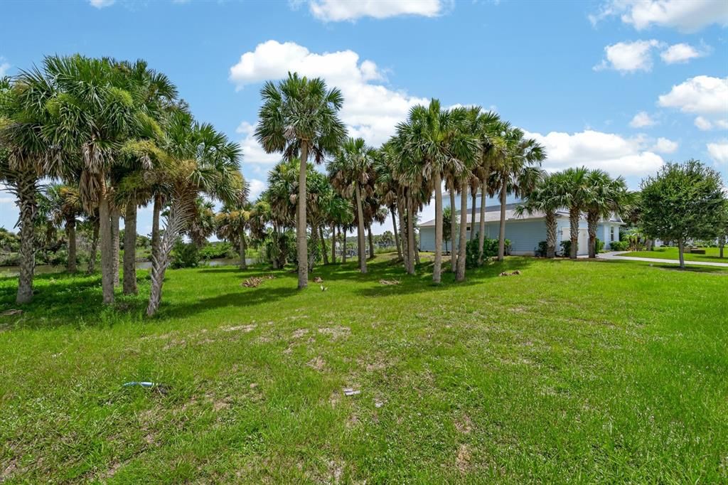 待售: $263,900 (0.26 acres)