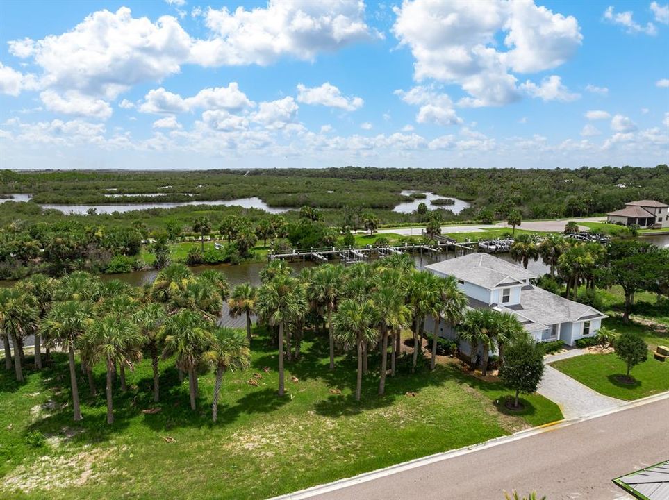 待售: $263,900 (0.26 acres)
