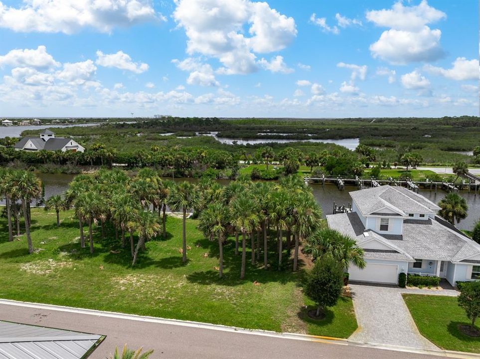 待售: $263,900 (0.26 acres)