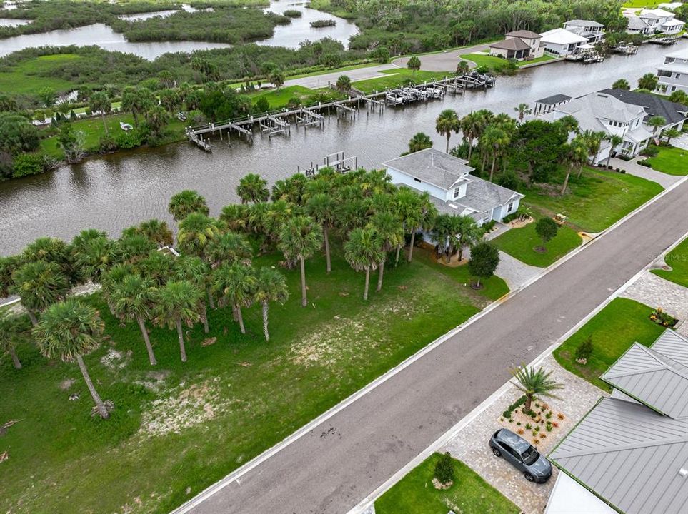 待售: $263,900 (0.26 acres)