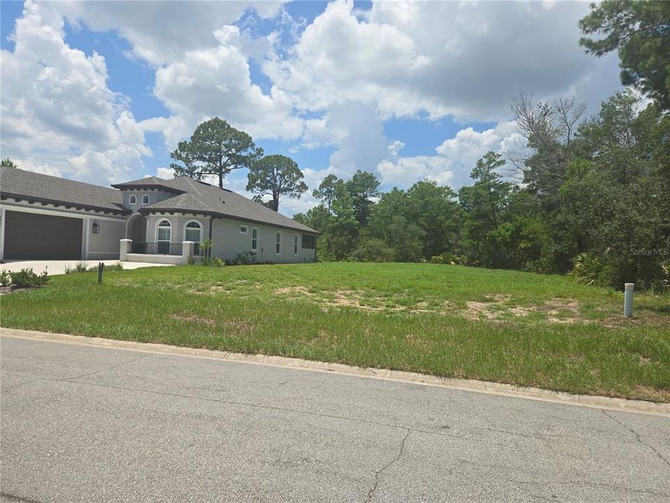 待售: $130,000 (0.21 acres)