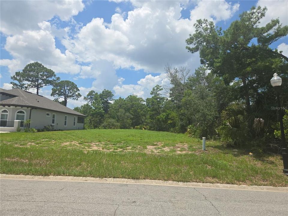 待售: $130,000 (0.21 acres)