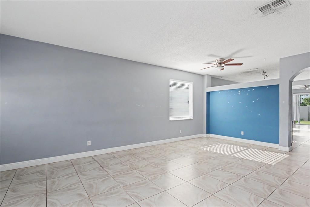 Active With Contract: $359,888 (4 beds, 2 baths, 1972 Square Feet)