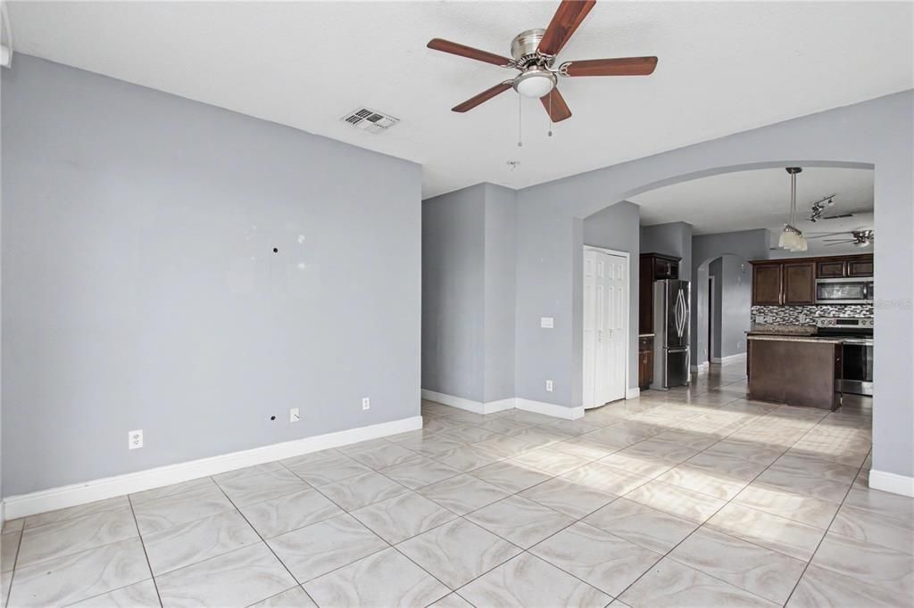 Active With Contract: $359,888 (4 beds, 2 baths, 1972 Square Feet)