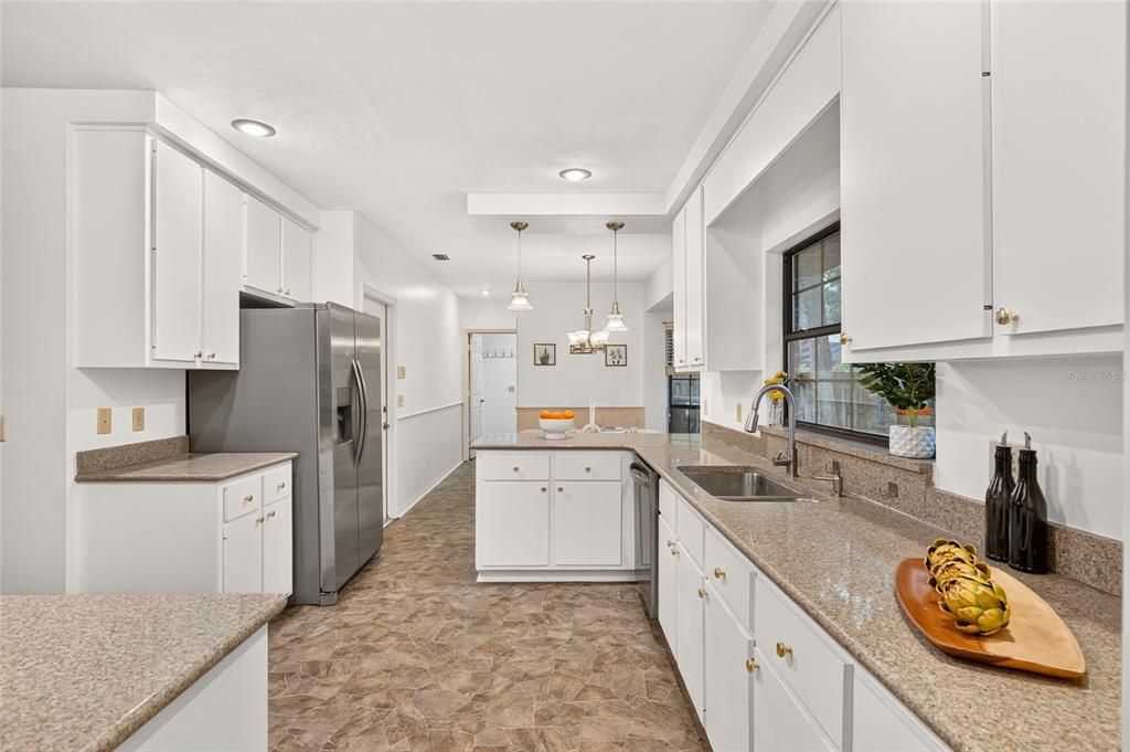 На продажу: $535,000 (4 спален, 2 ванн, 2566 Квадратных фут)