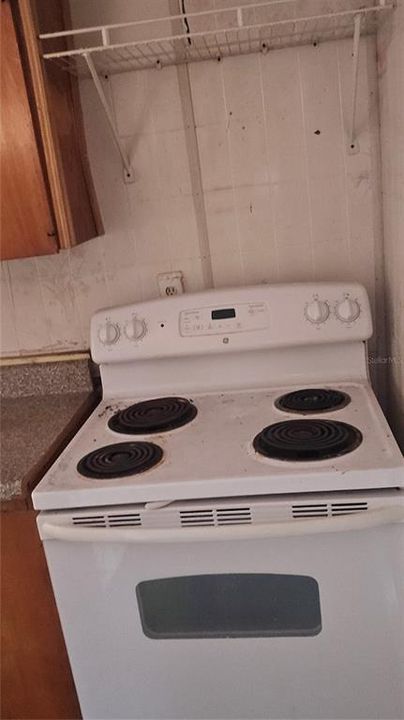 На продажу: $185,000 (2 спален, 1 ванн, 891 Квадратных фут)