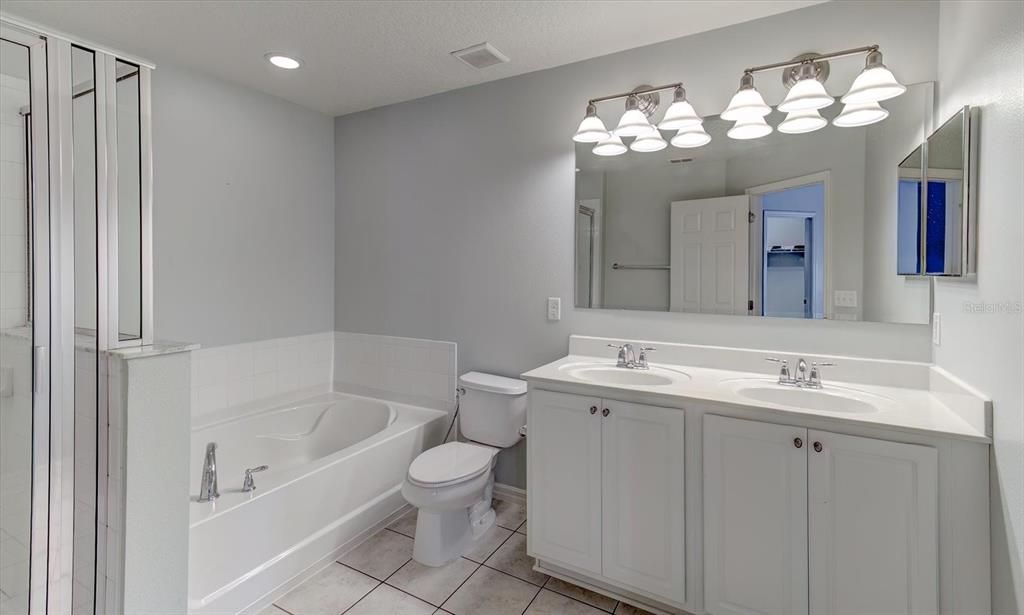 For Sale: $499,000 (3 beds, 2 baths, 2445 Square Feet)
