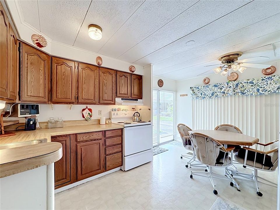 For Sale: $129,900 (3 beds, 2 baths, 1280 Square Feet)