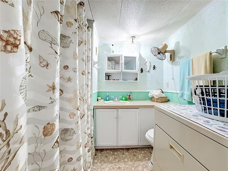 For Sale: $129,900 (3 beds, 2 baths, 1280 Square Feet)