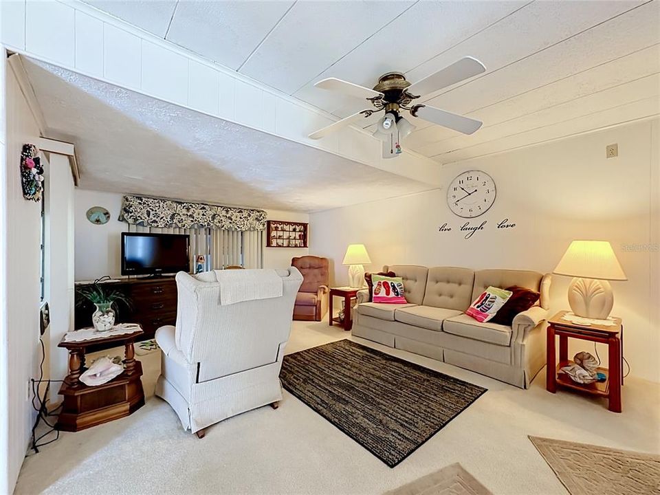 For Sale: $129,900 (3 beds, 2 baths, 1280 Square Feet)
