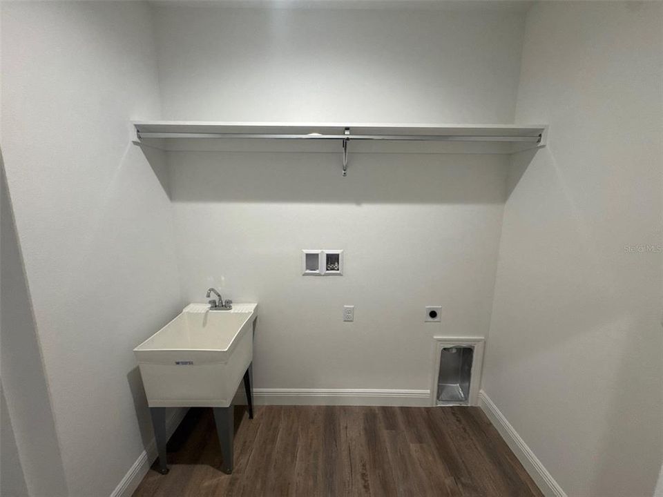 En Venta: $415,900 (3 camas, 2 baños, 1867 Pies cuadrados)