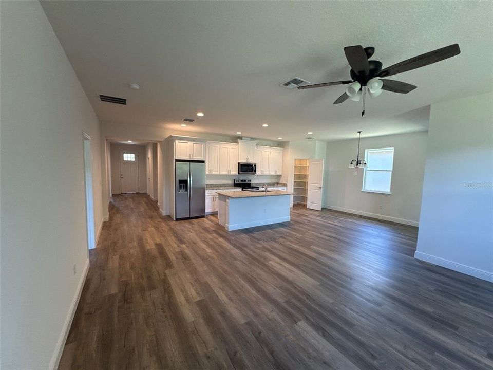 En Venta: $415,900 (3 camas, 2 baños, 1867 Pies cuadrados)