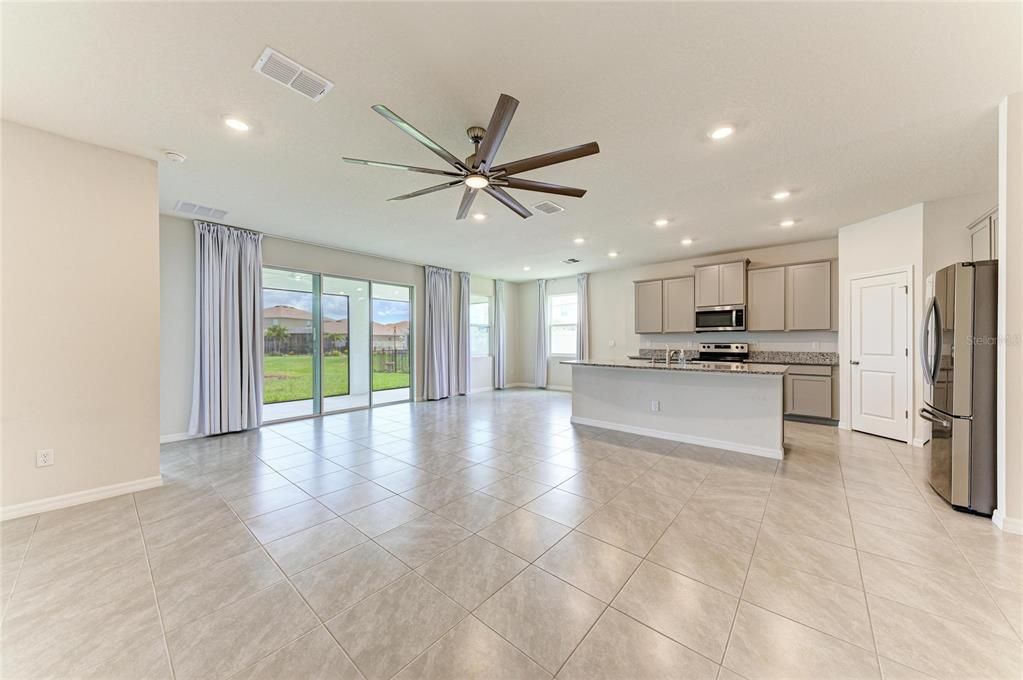 For Rent: $3,000 (4 beds, 2 baths, 2044 Square Feet)