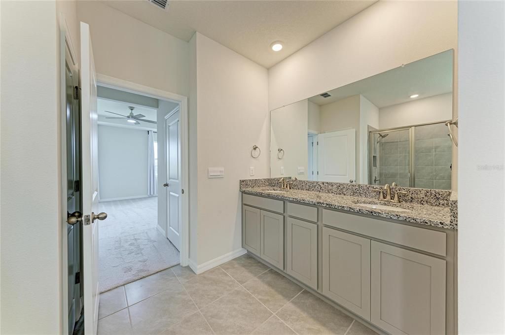 For Rent: $3,000 (4 beds, 2 baths, 2044 Square Feet)