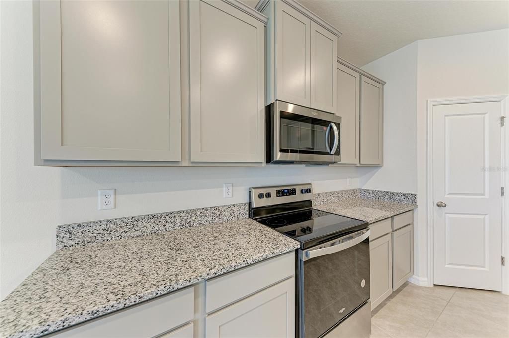 For Rent: $3,000 (4 beds, 2 baths, 2044 Square Feet)
