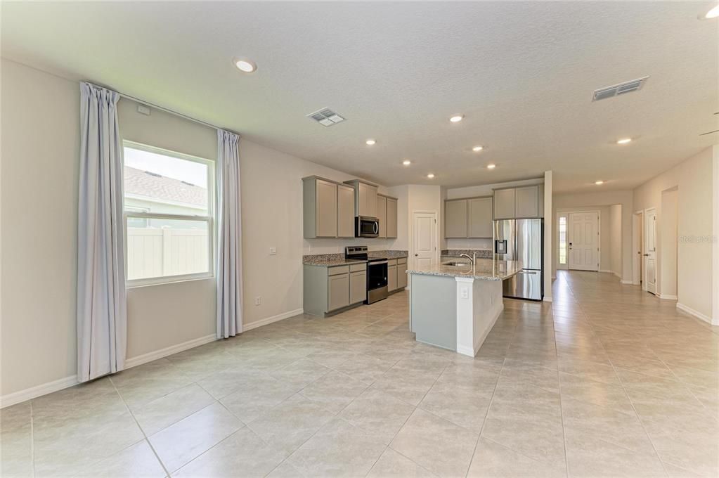 For Rent: $3,000 (4 beds, 2 baths, 2044 Square Feet)