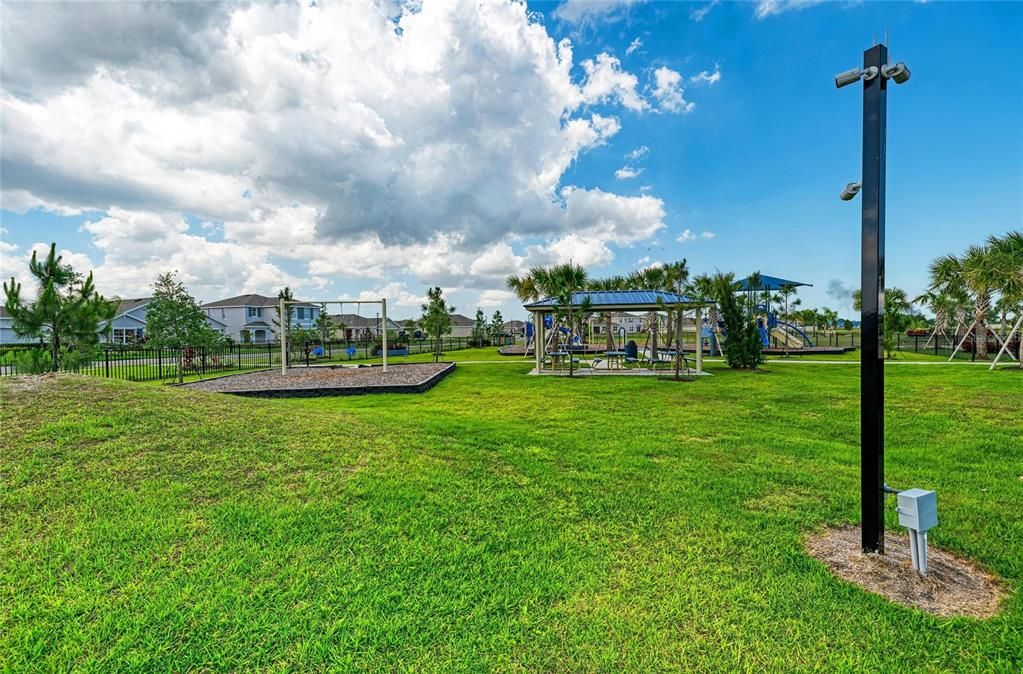 For Rent: $3,000 (4 beds, 2 baths, 2044 Square Feet)