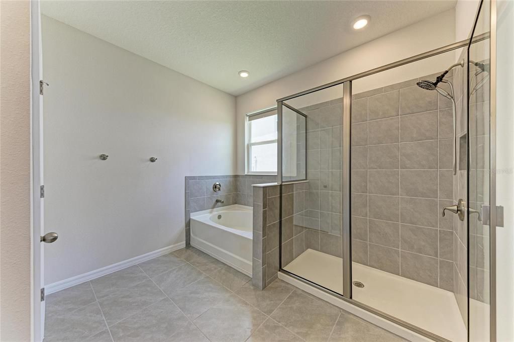 For Rent: $3,000 (4 beds, 2 baths, 2044 Square Feet)