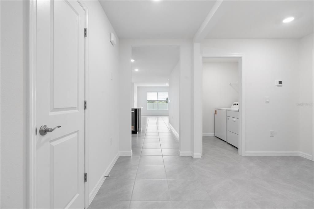 En Renta: $1,990 (4 camas, 2 baños, 1827 Pies cuadrados)