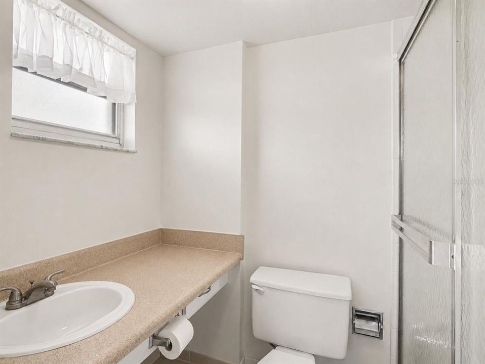 На продажу: $99,900 (1 спален, 1 ванн, 840 Квадратных фут)