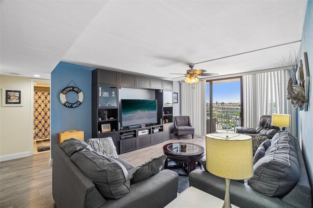 En Venta: $375,000 (2 camas, 2 baños, 1175 Pies cuadrados)